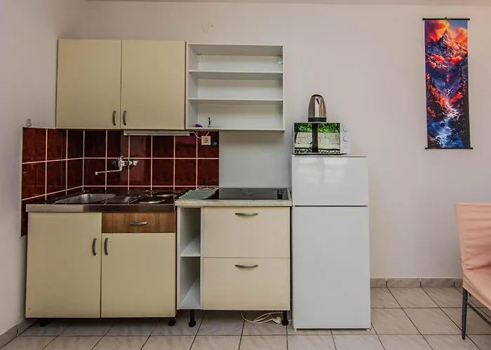 Apartamento Awesome In With Wifi Nin